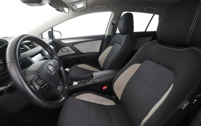 Toyota Avensis cena 64000 przebieg: 108880, rok produkcji 2016 z Prószków małe 379